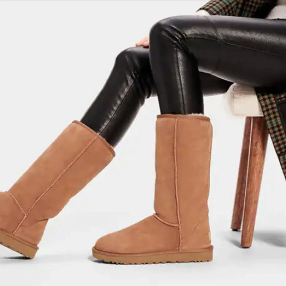 UGG Women Classic Tall II Boot Sheepskin Upper Lining Treadlite Soles Chesnut